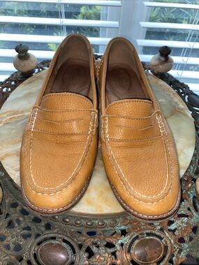 Sperry Women's Seaport Penny Loafers in tan leather Size 9
